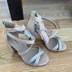 Torrid SZ 8W nude rhinestone ankle wrap faux suede heels.